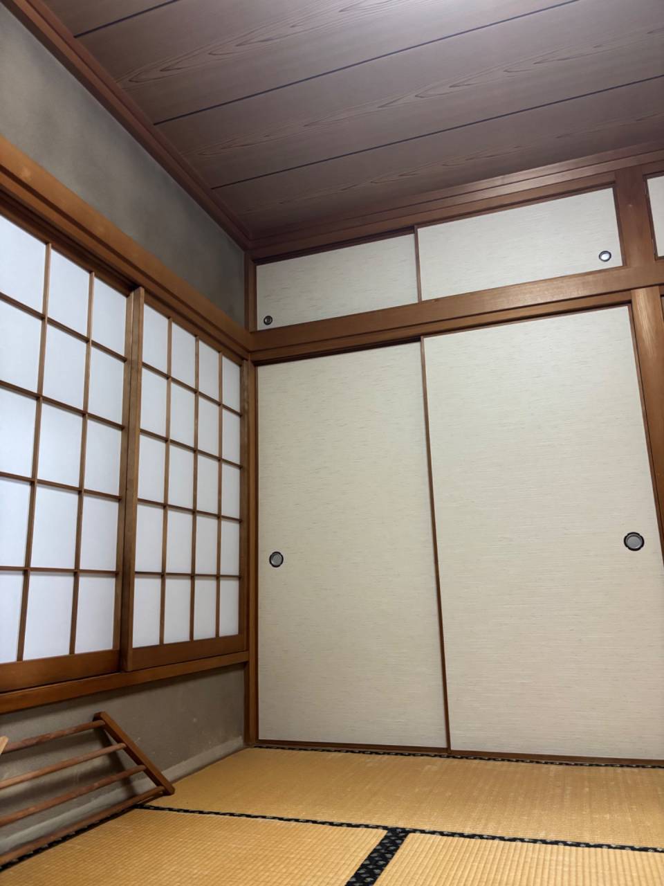 秦野市で襖、障子、網戸の張替えをしました。